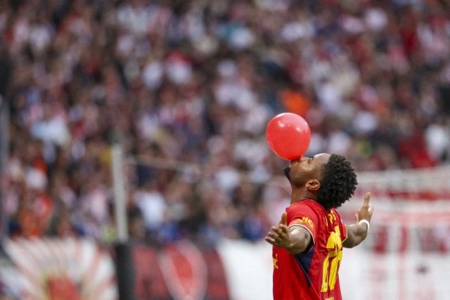 RB Leipzig thrash Hamburg 5-0 and celebrate Nkunku's return to scoring