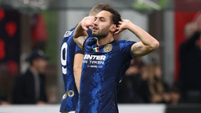 Hakan Çalhanoğlu's goal officially wins Goal of the Month award