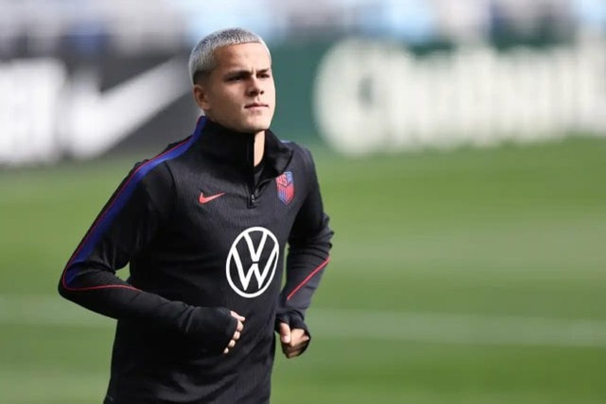 Manchester City face threat to Cavan Sullivan deal amid Barcelona interest