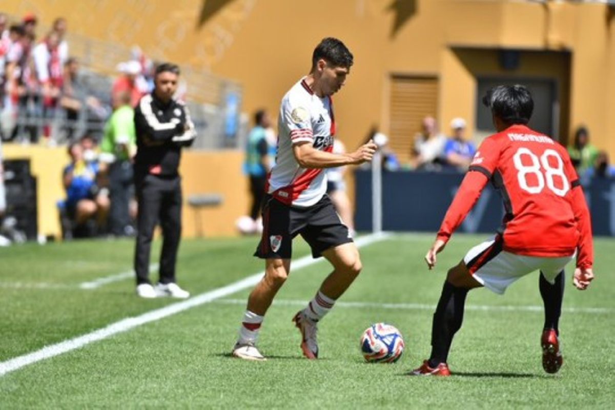 لاعب أوراوا يوضح واقعة مباراة ريفر بليت