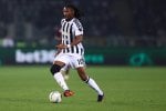 كيفرين تورام يغادر إلى فرنسا لاستكمال برنامجه العلاجي