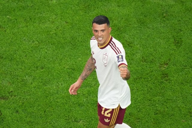 نجم إسبانيا يقترب من برشلونة في يناير